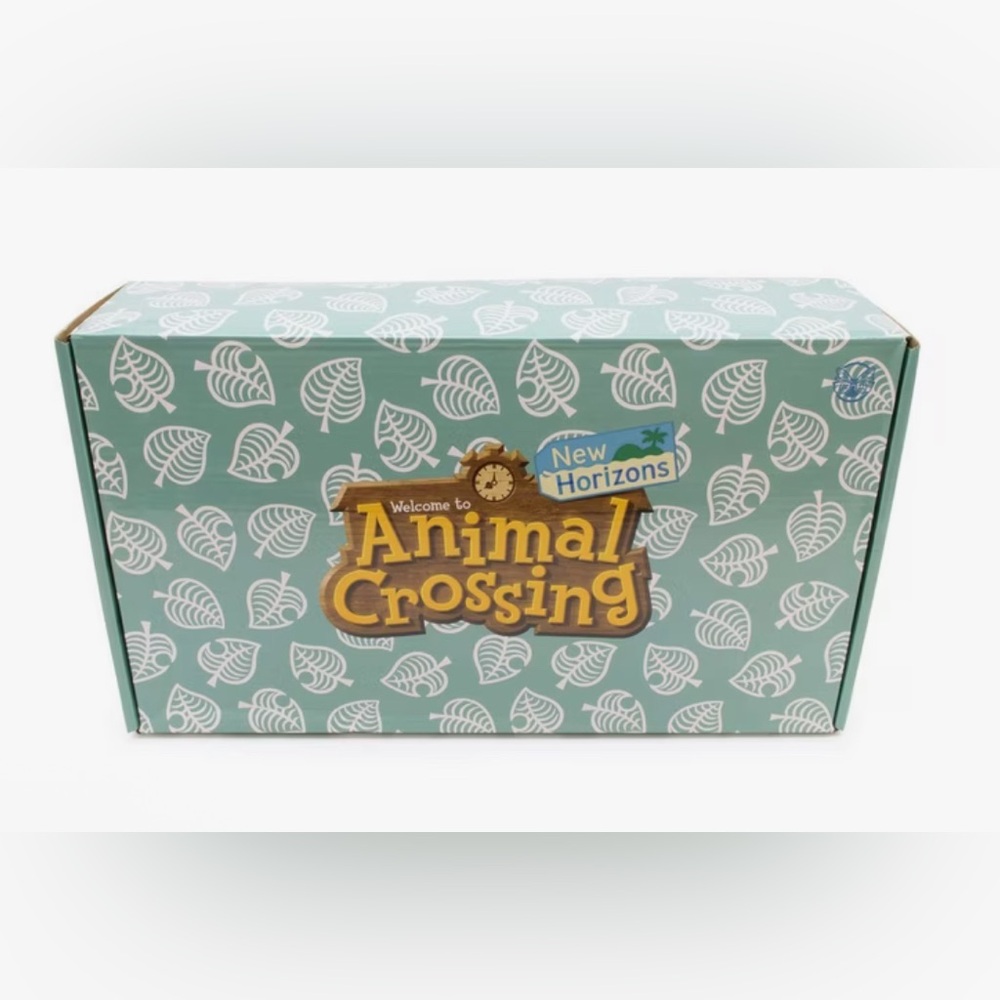 Nintendo Animal Crossing  - NIB - Blanket, Water Bottle, Drawstring Bag, Beanie - Picture 4 of 13